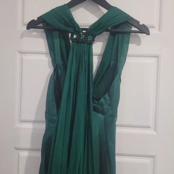 NWT gown - Picture 3 of 7